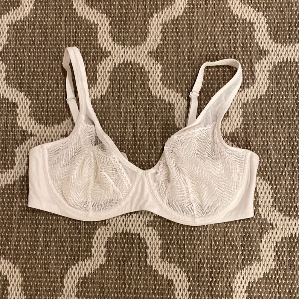 Victoria’s Secret bra unlined Demi size 38DD ￼